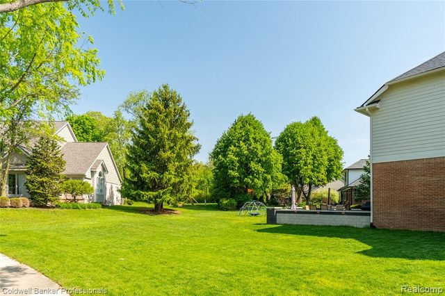 22139 Barclay Drive, Novi, MI 48374