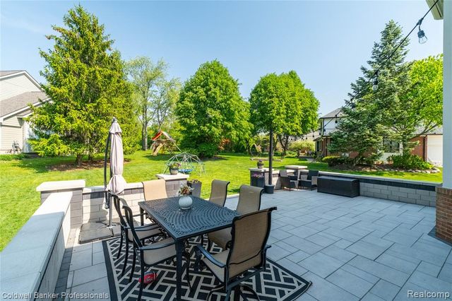 22139 Barclay Drive, Novi, MI 48374