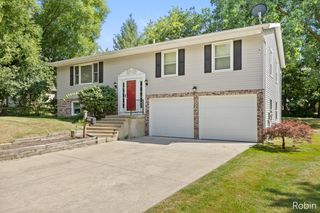 2210 Skyline Drive Nw, City Of Grand Rapids, MI 49504