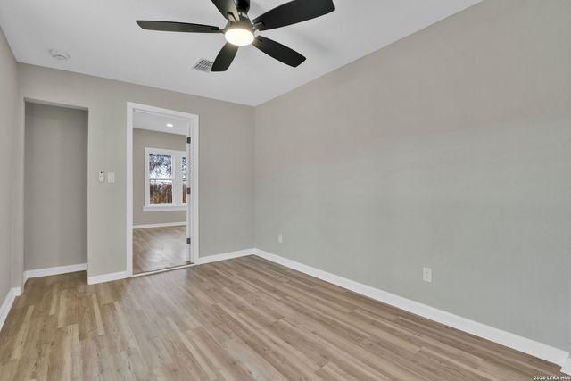 439 W Lubbock, San Antonio, TX 78204