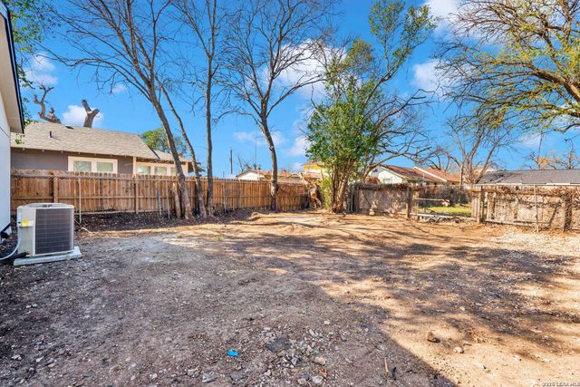 439 W Lubbock, San Antonio, TX 78204