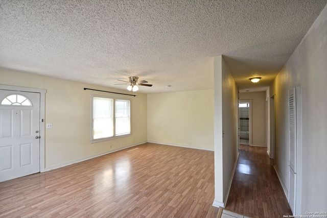 823 SERNA DR, New Braunfels, TX 78130