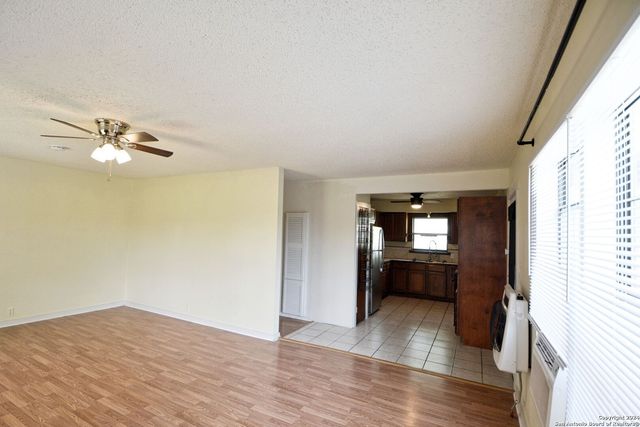 823 SERNA DR, New Braunfels, TX 78130