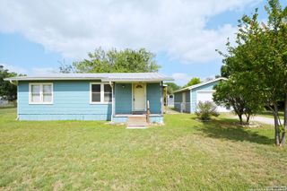 823 SERNA DR, New Braunfels, TX 78130