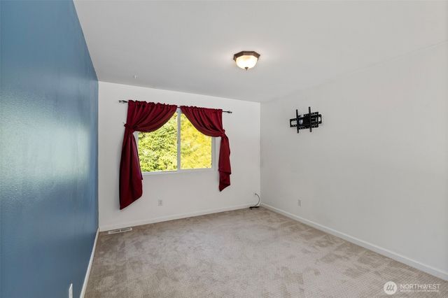 18290 Dalarna Court NE, Poulsbo, WA 98370