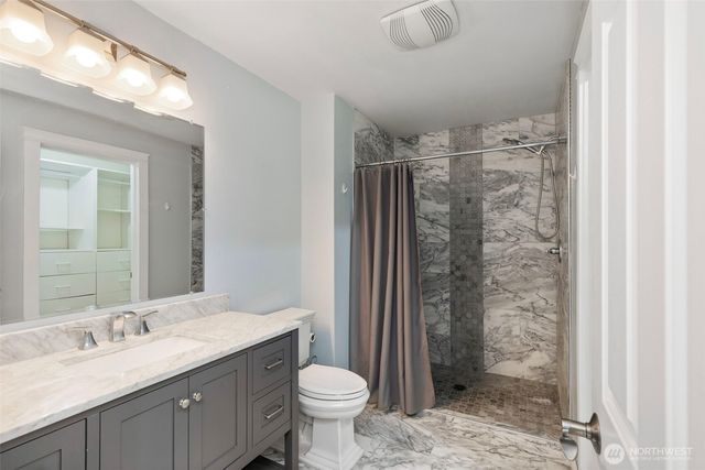 18290 Dalarna Court NE, Poulsbo, WA 98370