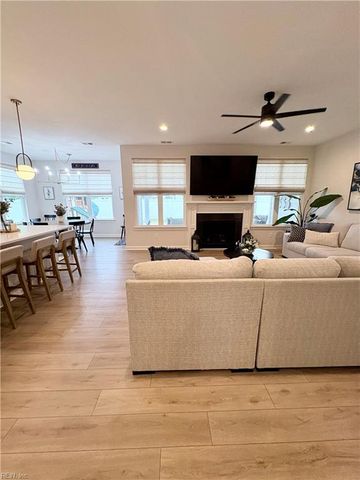 209 Werdna Lane LN, Chesapeake, VA 23322