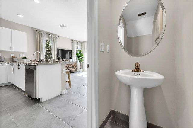 12972 SW 233rd Ter, Homestead, FL 33032