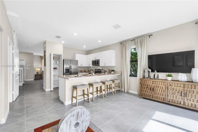 12972 SW 233rd Ter, Homestead, FL 33032