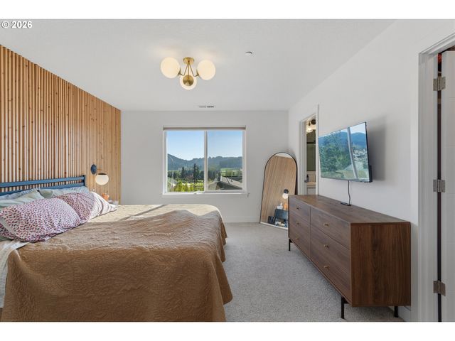 10531 Se 162ND Ave, Happy Valley, OR 97086