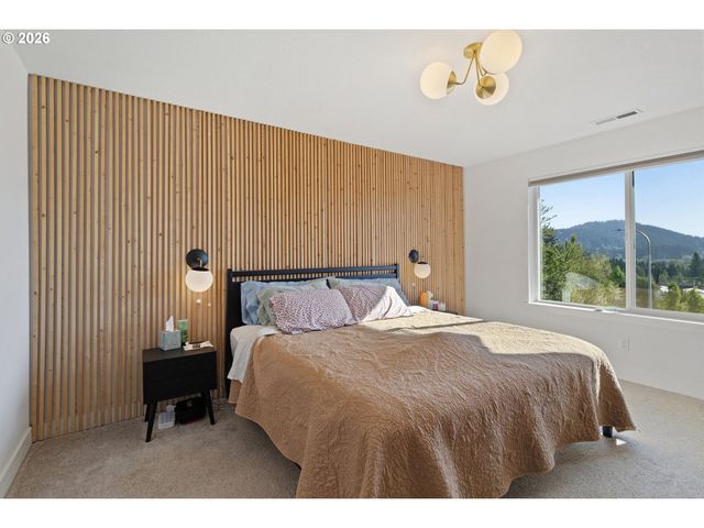 10531 Se 162ND Ave, Happy Valley, OR 97086