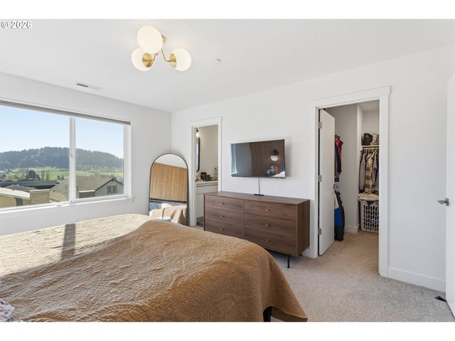 10531 Se 162ND Ave, Happy Valley, OR 97086