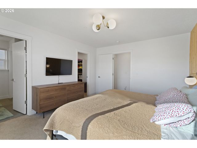 10531 Se 162ND Ave, Happy Valley, OR 97086