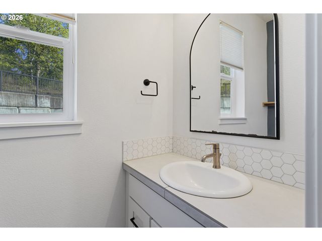 10531 Se 162ND Ave, Happy Valley, OR 97086