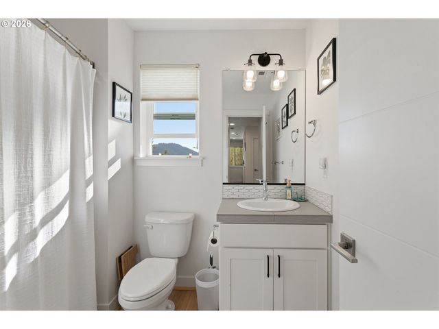 10531 Se 162ND Ave, Happy Valley, OR 97086