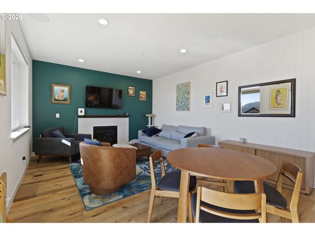 10531 Se 162ND Ave, Happy Valley, OR 97086