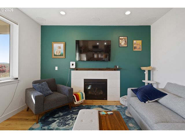 10531 Se 162ND Ave, Happy Valley, OR 97086