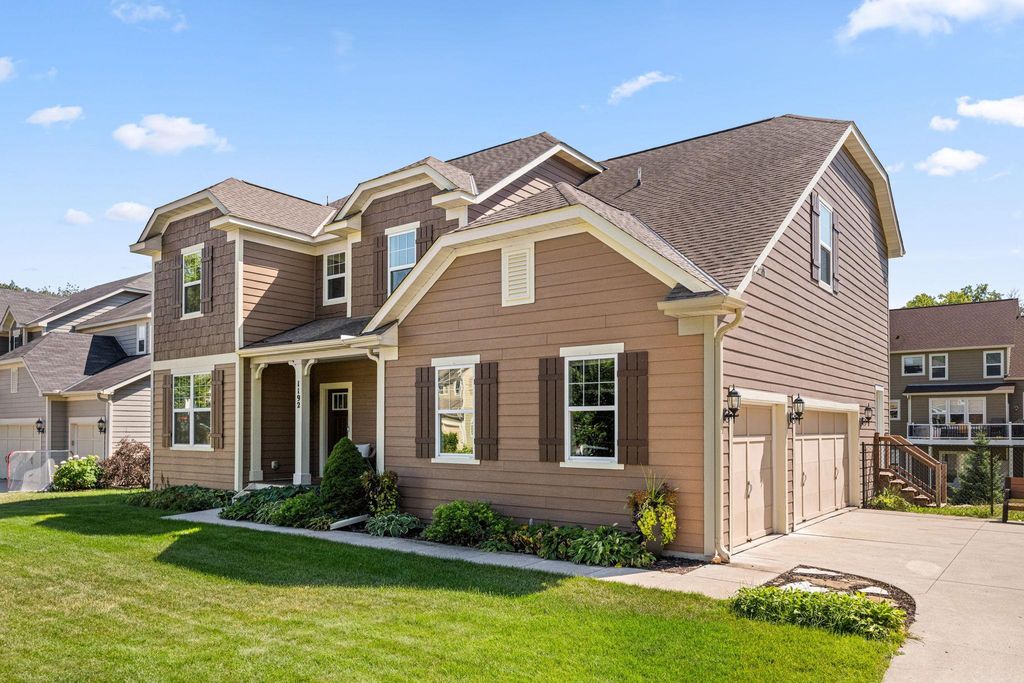 1192 Maple Lane W, Roseville, MN 55113 — exterior