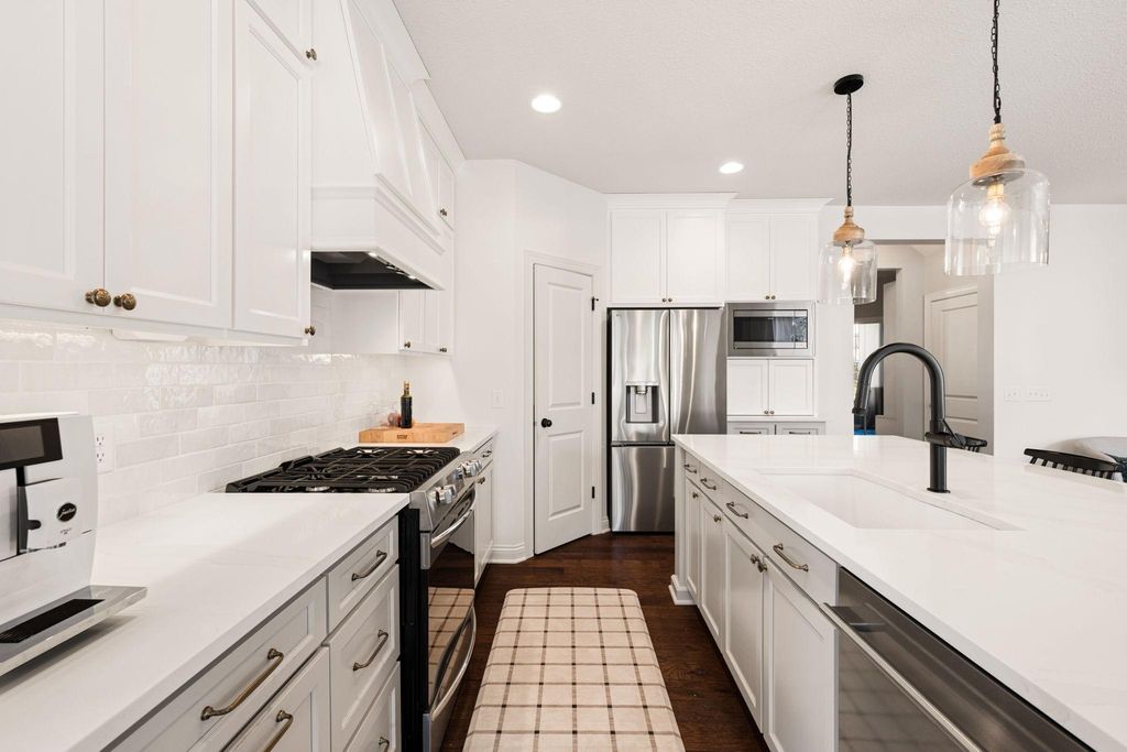 1192 Maple Lane W, Roseville, MN 55113 — photo 5