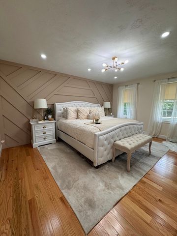 680 Reservoir St, Holden, MA 01520