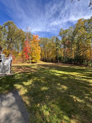 680 Reservoir St, Holden, MA 01520