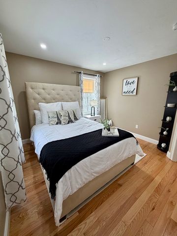 680 Reservoir St, Holden, MA 01520