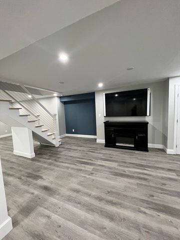 680 Reservoir St, Holden, MA 01520