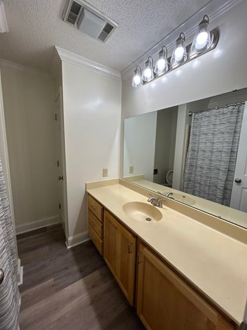 208 Rue De Iberville, Houma, LA 70360