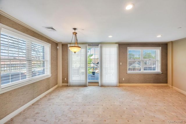 1 Portico Court 300, Great Neck, NY 11021