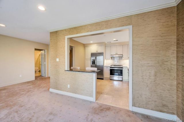 1 Portico Court 300, Great Neck, NY 11021