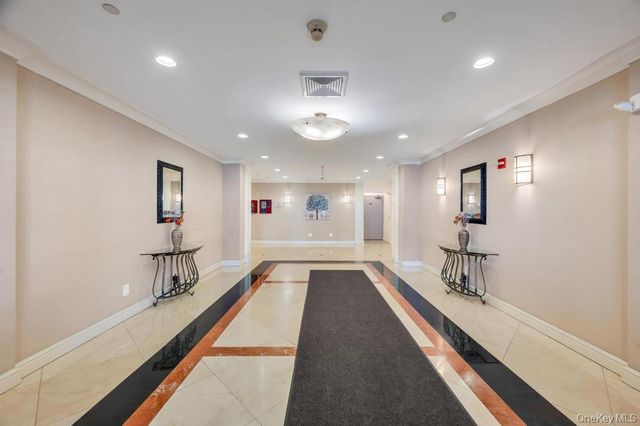 1 Portico Court 300, Great Neck, NY 11021