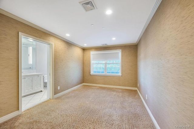 1 Portico Court 300, Great Neck, NY 11021