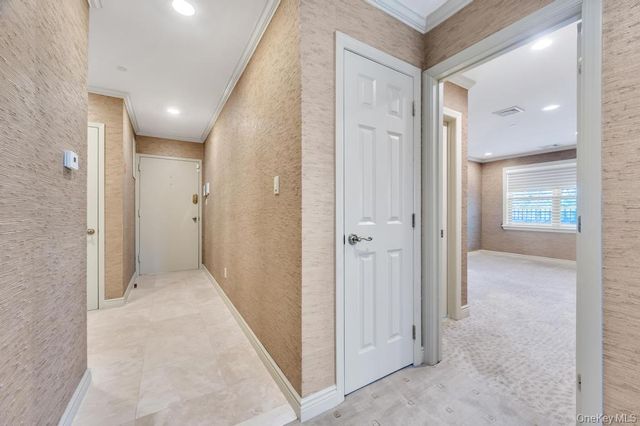 1 Portico Court 300, Great Neck, NY 11021