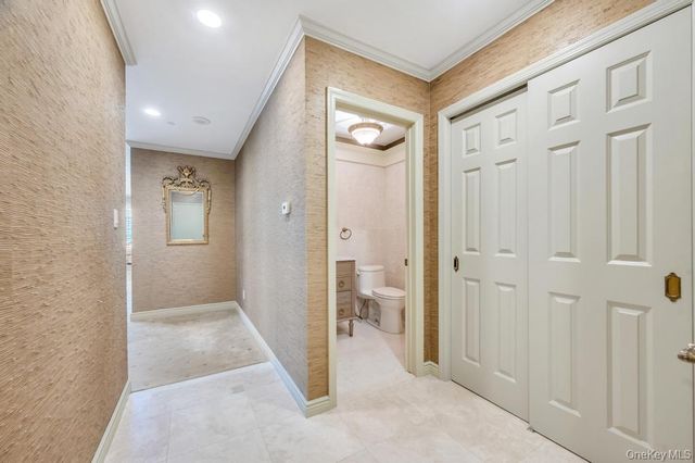 1 Portico Court 300, Great Neck, NY 11021
