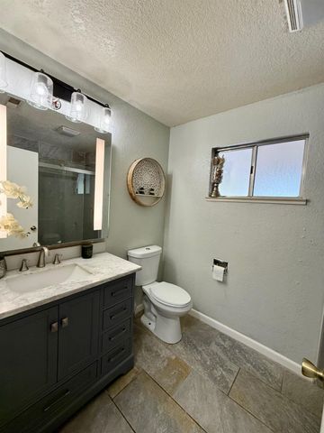 1521 Harvest Dr, Ripon, CA 95366