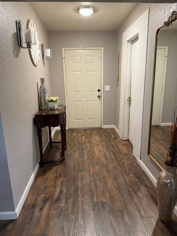 1521 Harvest Dr, Ripon, CA 95366