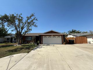 1521 Harvest Dr, Ripon, CA 95366