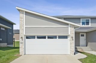 822 Grindstone Circle, Waterloo, IA 50702