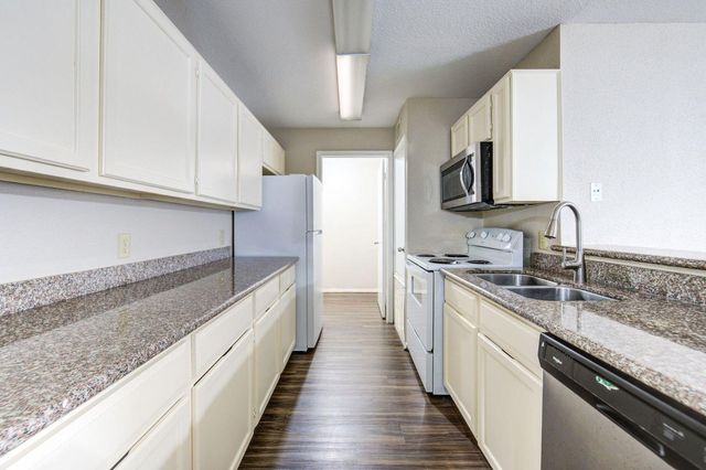 10729 Braes Bend Drive, Houston, TX 77071