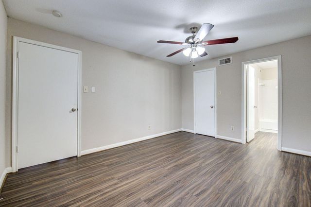 10729 Braes Bend Drive, Houston, TX 77071