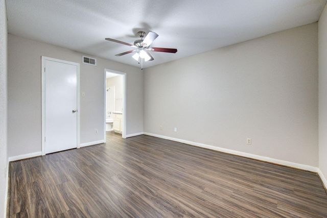 10729 Braes Bend Drive, Houston, TX 77071