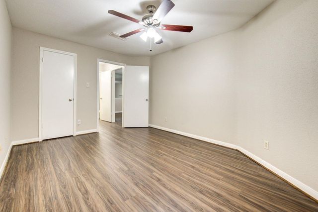 10729 Braes Bend Drive, Houston, TX 77071