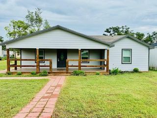 229 E Washington Street, Brazoria, TX 77422