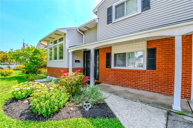 1708 Duchess, Kettering, OH 45420