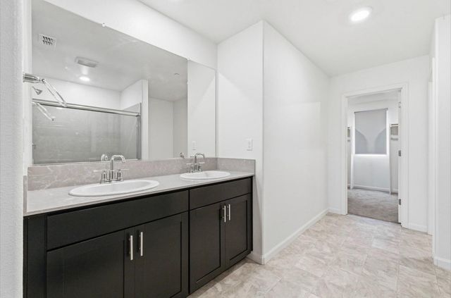 1462 W Randy Court, Fowler, CA 93625