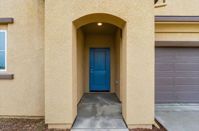 1462 W Randy Court, Fowler, CA 93625