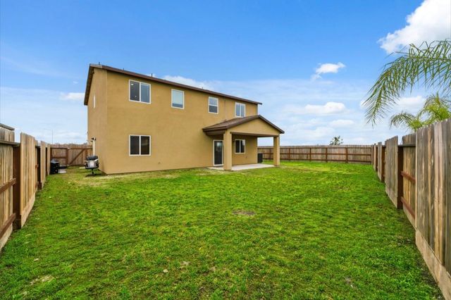 1462 W Randy Court, Fowler, CA 93625