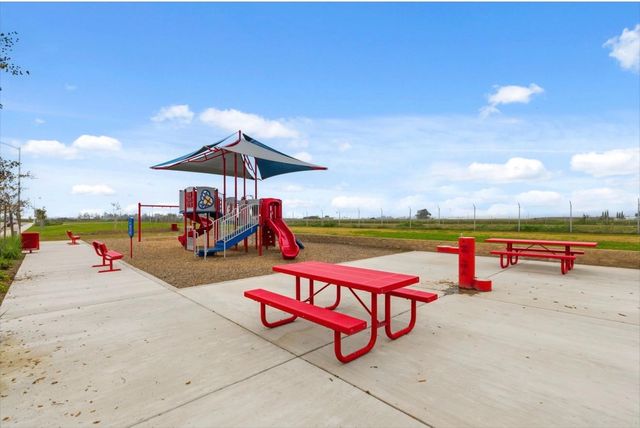 1462 W Randy Court, Fowler, CA 93625