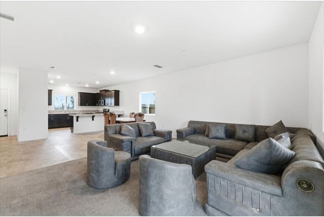 1462 W Randy Court, Fowler, CA 93625