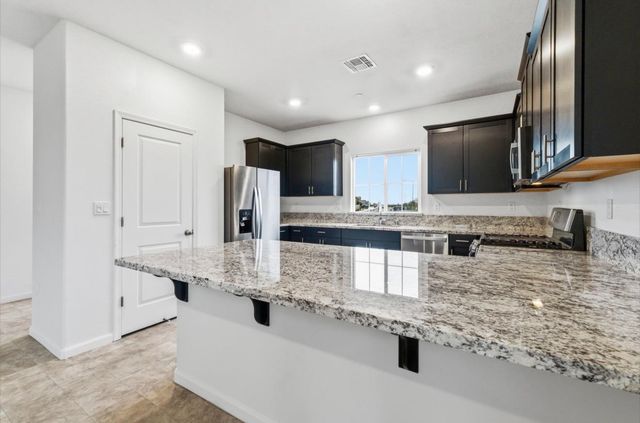 1462 W Randy Court, Fowler, CA 93625